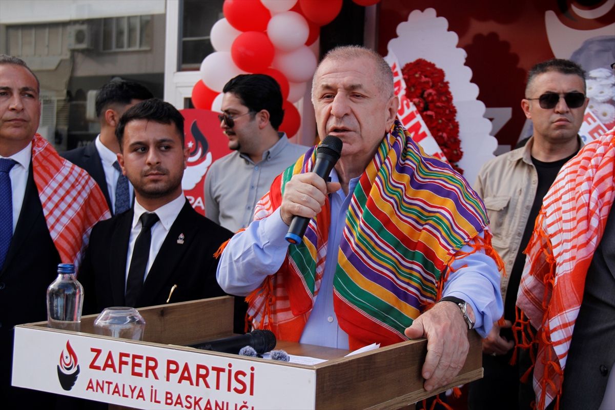 Özdağ\'dan CHP\'ye Mahkeme Uyarısı