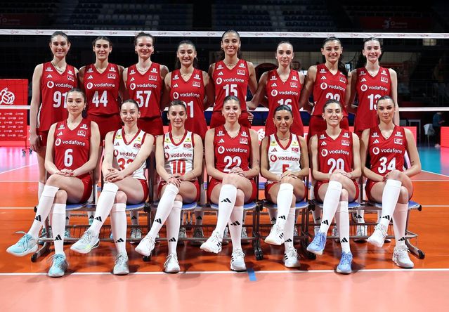 A Milli Kadın Voleybol Takımı Polonya'yı Yendi