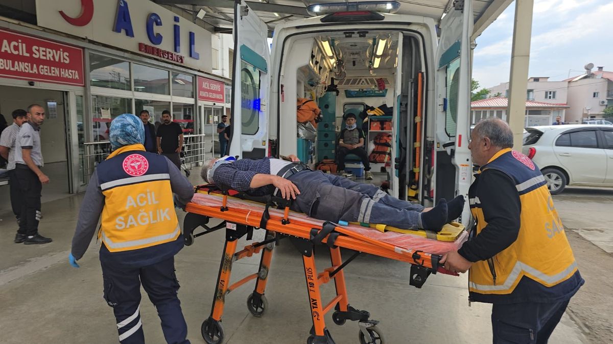 Kozan\'da Trafik Kazası: 1 Bebek dahil 7 Yaralı