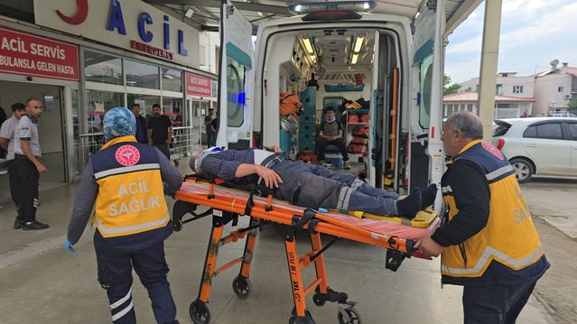 Kozan'da Trafik Kazası: 1 Bebek dahil 7 Yaralı