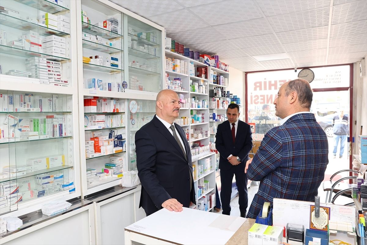 Vali Küçük, Gölbaşı\'nda Esnafla Bir Araya Geldi