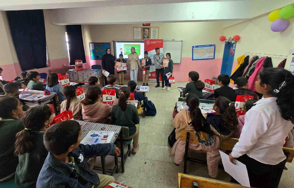 Ahlat Müzesi\'nden Kültür Koruyucuları Projesi