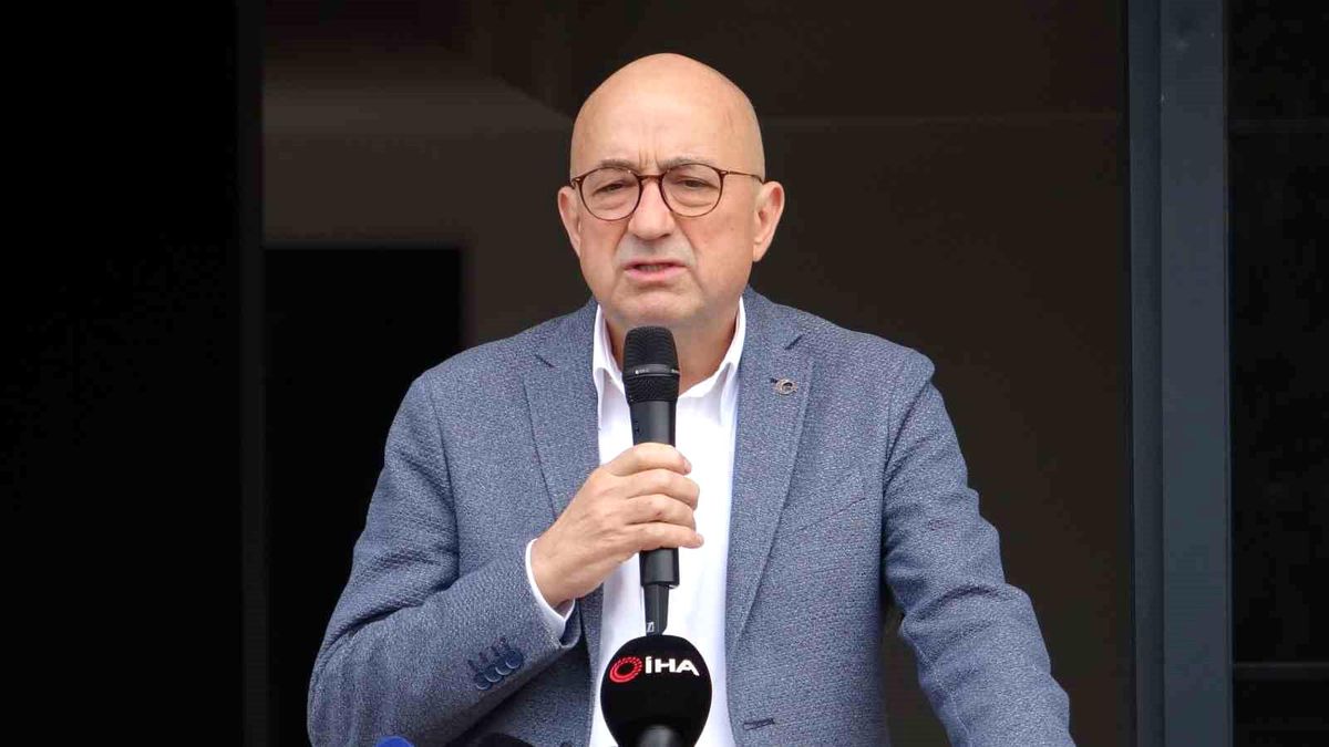 Ayhan Gider\'den CHP Kurultayına Tepki