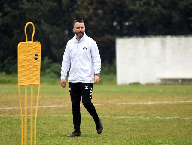 Altay'da Teknik Direktör Karagöz Gelecek Planları Yapıyor