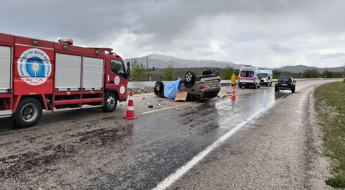 Korkuteli\'de Trafik Kazası: İki Ölü, İki Yaralı
