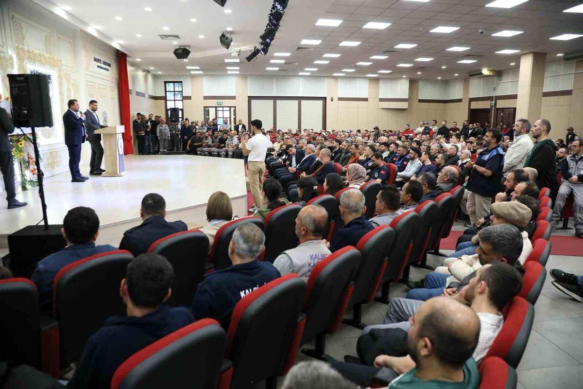 Başkan Öztekin personelle bayram sevincini paylaştı