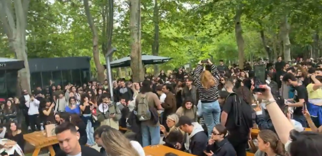 Bilgi Üniversitesi'nin kapısına kilit vuruldu! Öğrenciler ayaklandı