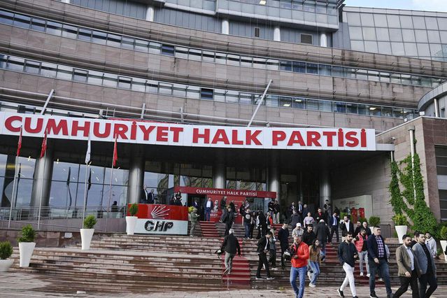CHP Genel Merkezi'ne mutlak butlan tebliği haftaya ertelendi