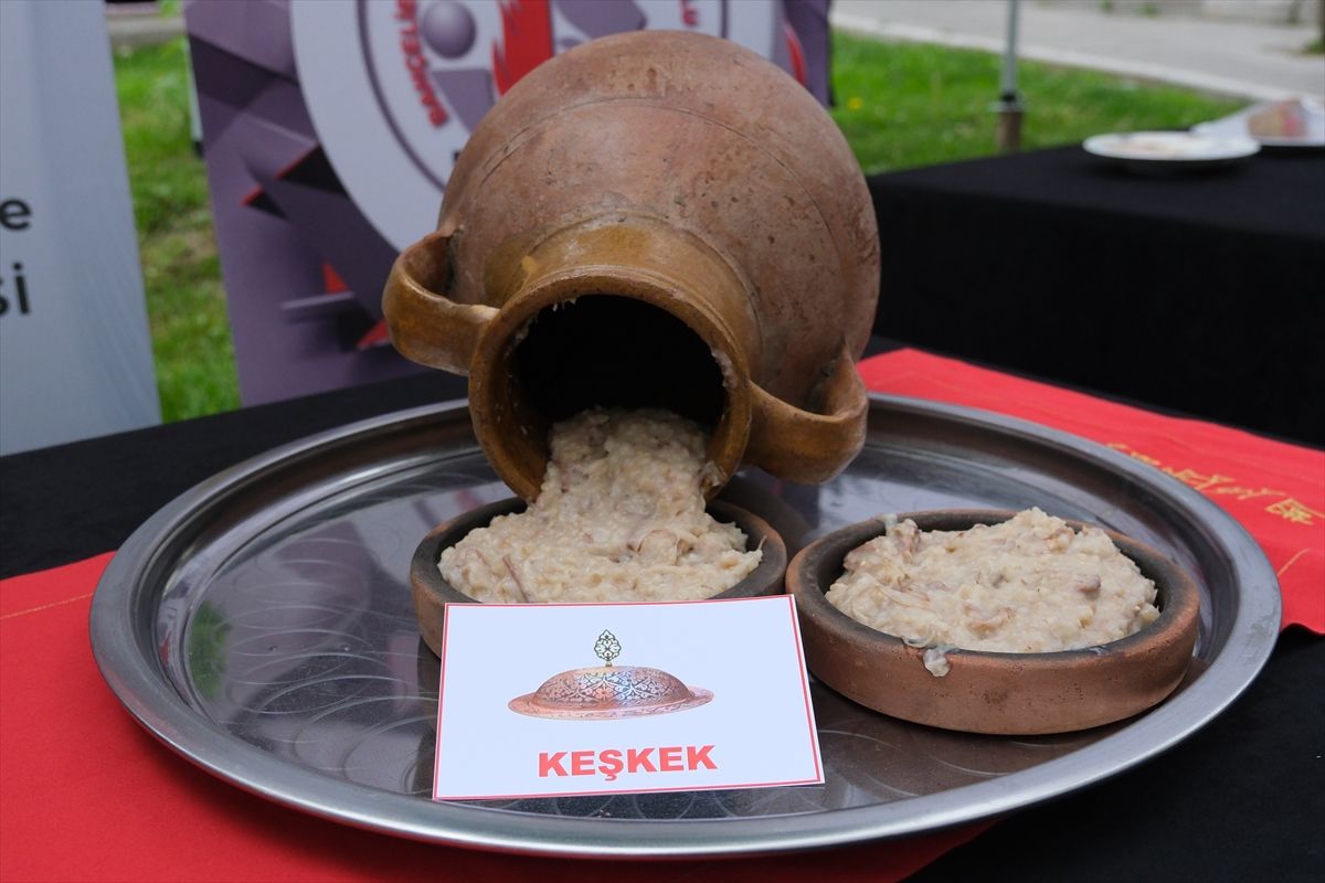 Çorum\'da meslek lisesi öğrencileri geleneksel yemekleri tanıttı