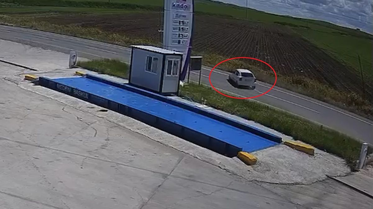Bismil\'de Takla Atan Araçta 4 Yaralı