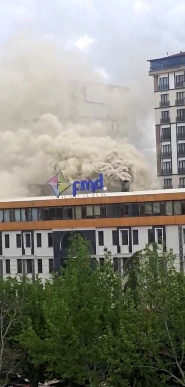 Elazığ'da Lokantada Bacadan Yangın Çıktı