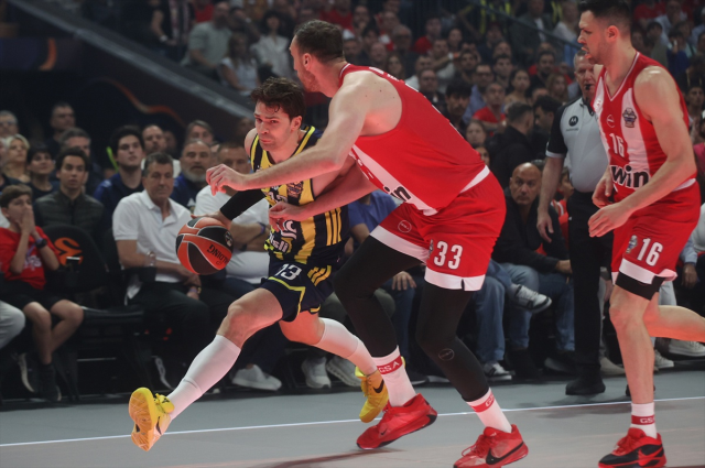 Fenerbahçe Beko Olympiakos'a farklı kaybetti