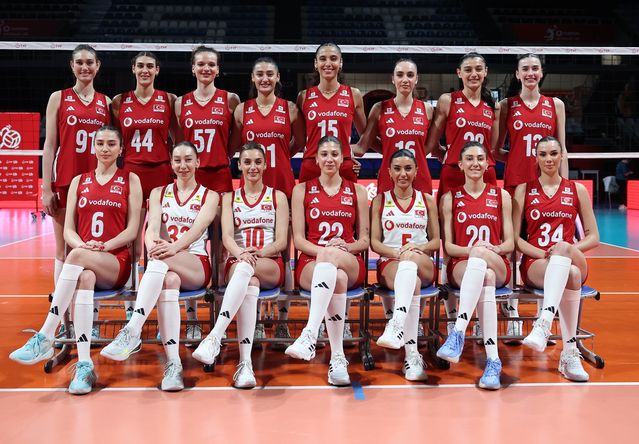 A Milli Kadın Voleybol Takımı Polonya'yı Yendi
