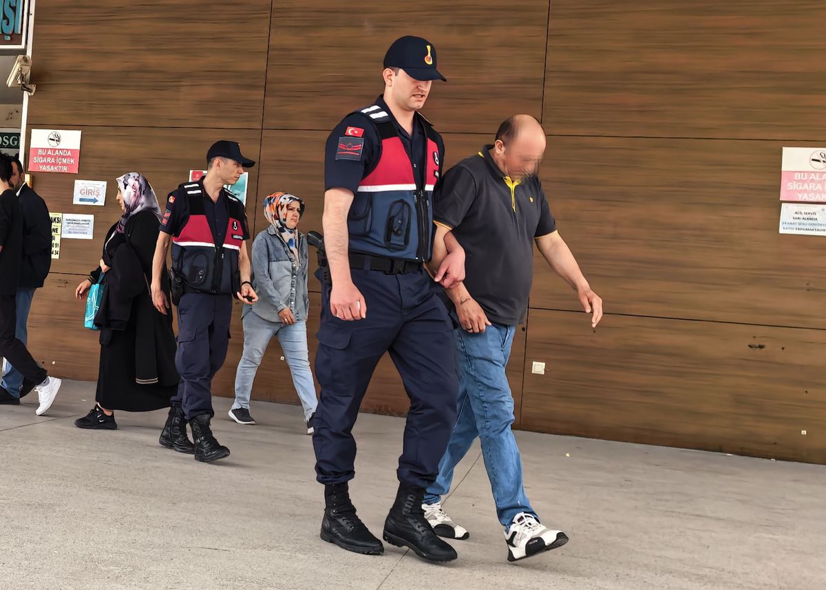 Hamamda kredi kartı hırsızlığı: 1 tutuklama, 1 adli kontrol