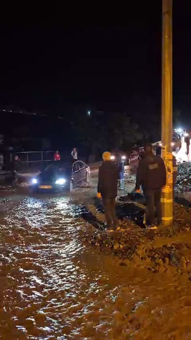 Dörtyol'da Sağanak Su Baskınlarına Yol Açtı