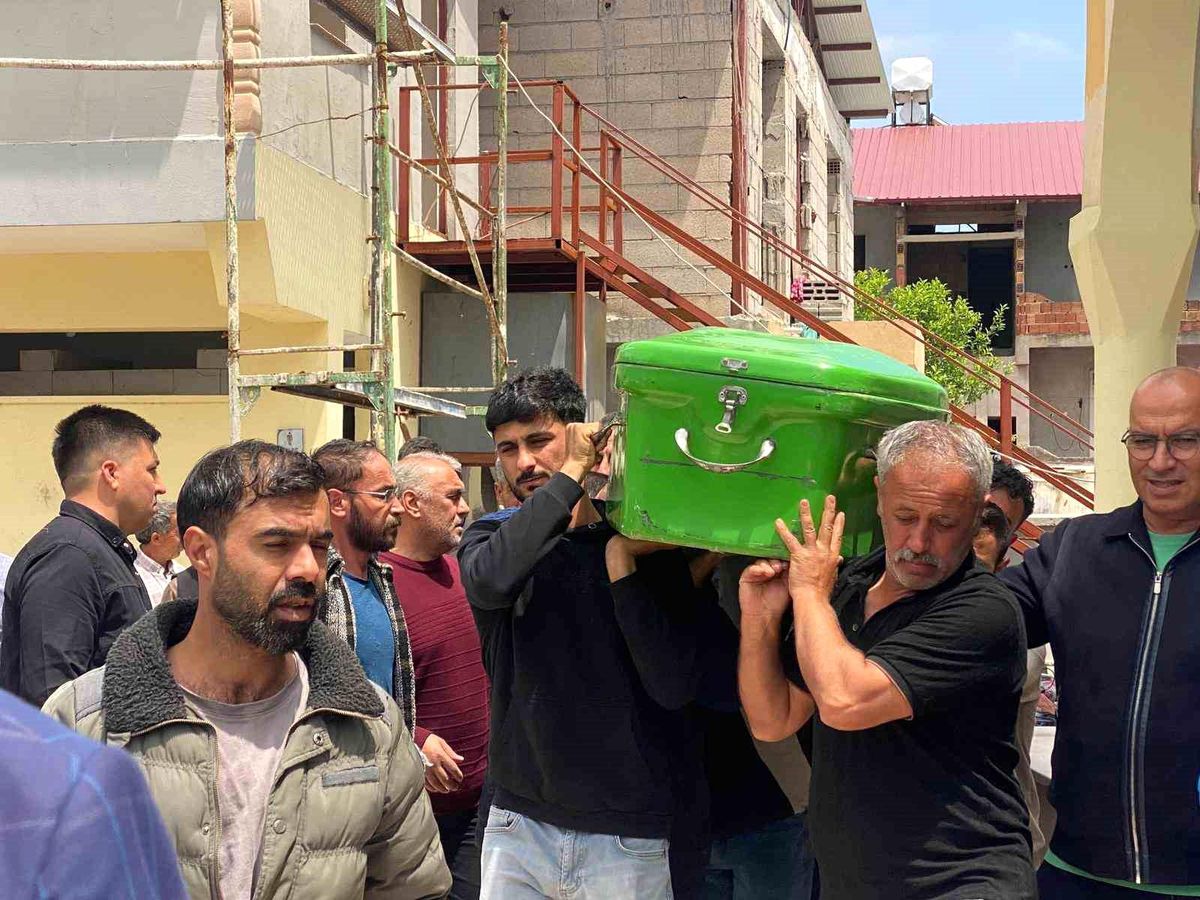 Hatay\'da Heyelanda 15 Yaşındaki Abdulhanan Hayatını Kaybetti