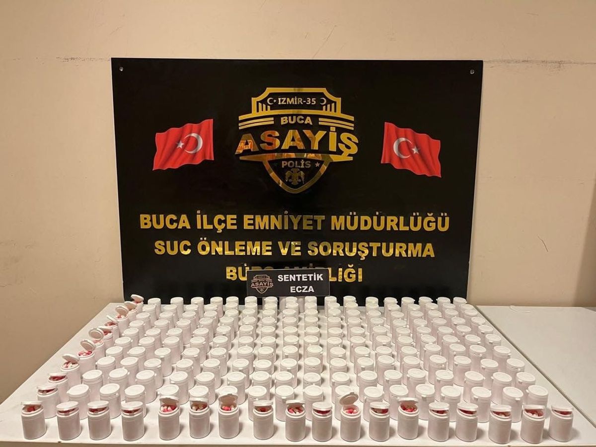 Buca\'da Uyuşturucu Operasyonu: 10 Bin Hap Ele Geçirildi