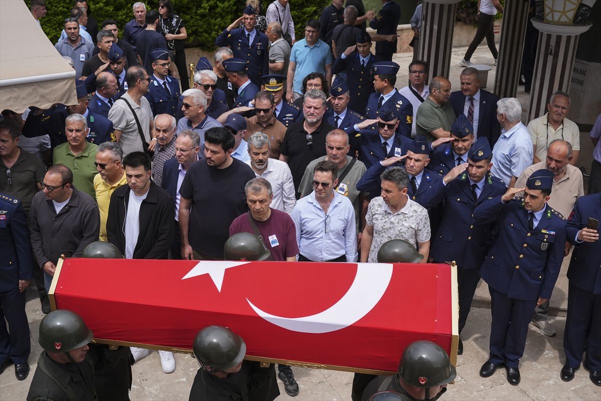 Kalp krizi sonucu hayatını kaybeden Akhisar Garnizon Komutanı son yolculuğuna uğurlandı