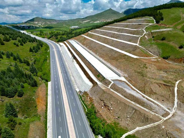 Bolvadin'de Heyelan Riski Artıyor