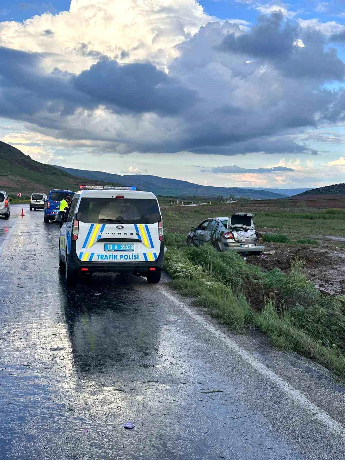Çorum\'da Takla Atan Araçta 5 Yaralı