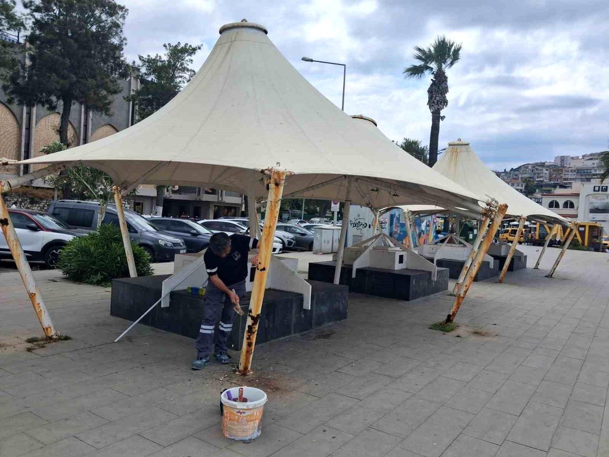Kuşadası\'nda bakım ve onarım çalışmaları hız kesmiyor