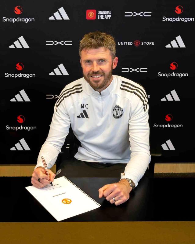 Carrick'in Sözleşmesi Uzatıldı