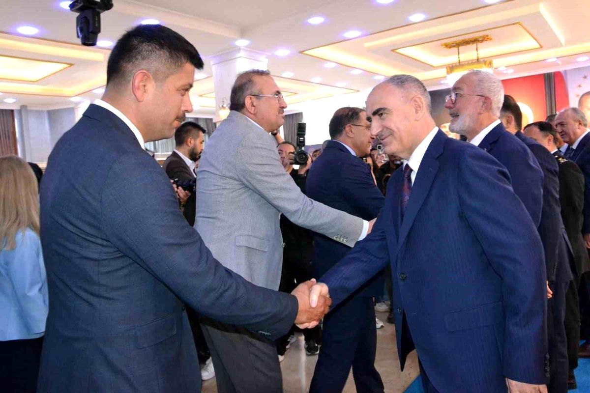 Manisa\'da Kurban Bayramı Bayramlaşma Töreni