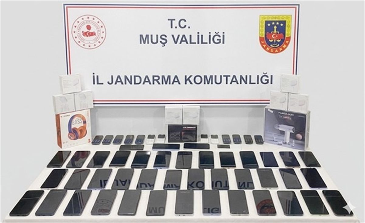 Muş\'ta 55 Kaçak Cep Telefonu Ele Geçirildi