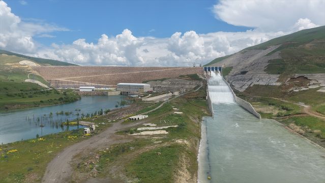 Muş'ta Barajdan Su Tahliyesi Başladı