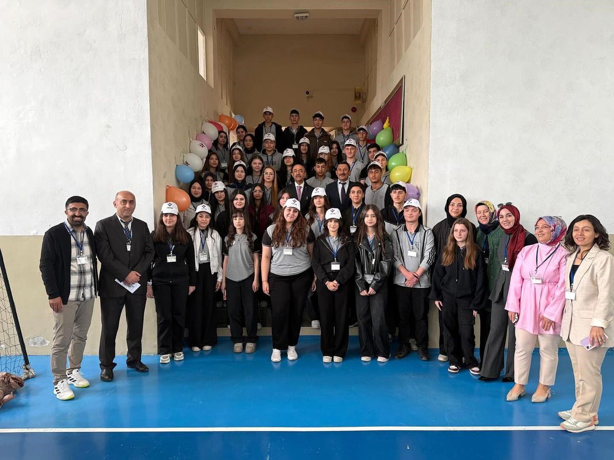 Erzincan\'da Bilim Fuarı Yoğun İlgiyle Gerçekleşti
