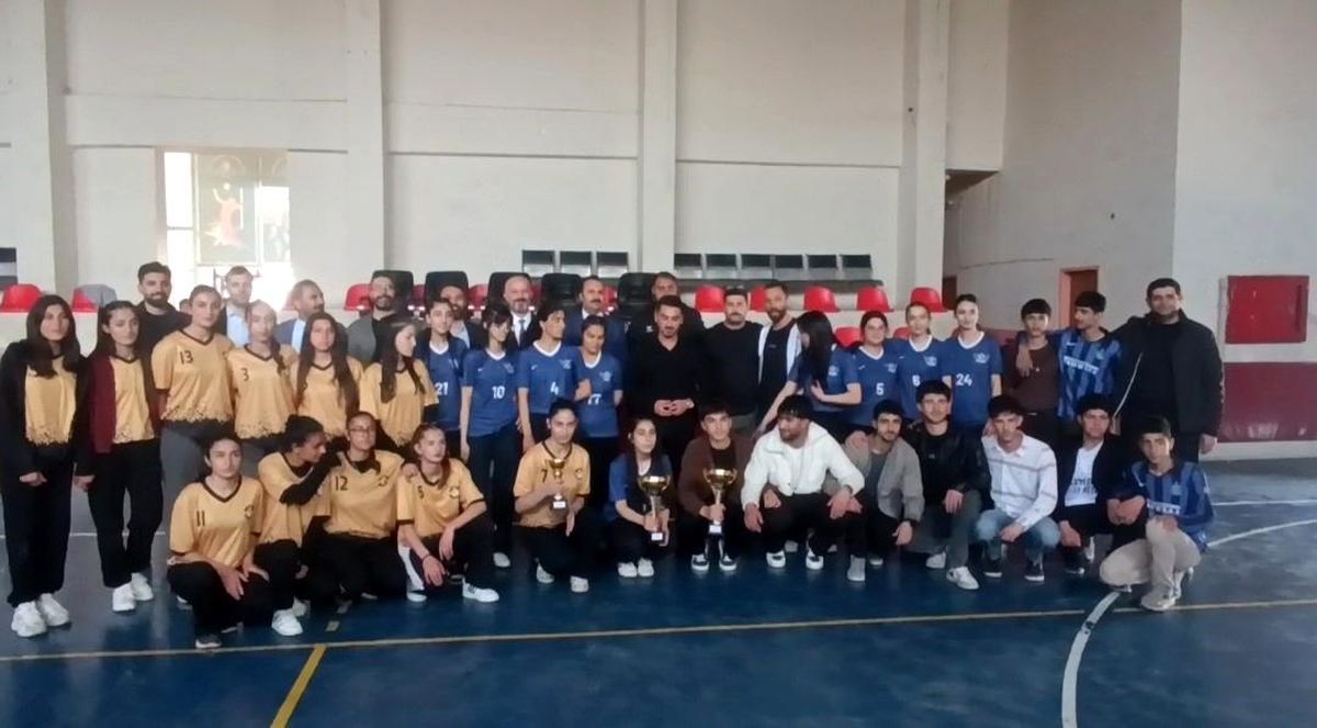 Özalp\'ta Voleybol Turnuvası Sonuçlandı
