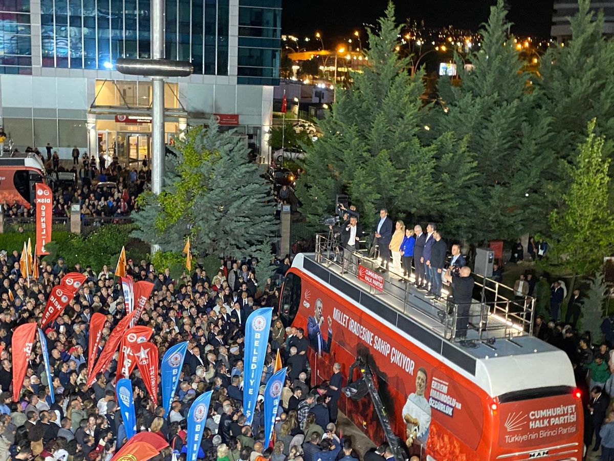 Özgür Özel: Sandık ve Kurultay İstiyoruz