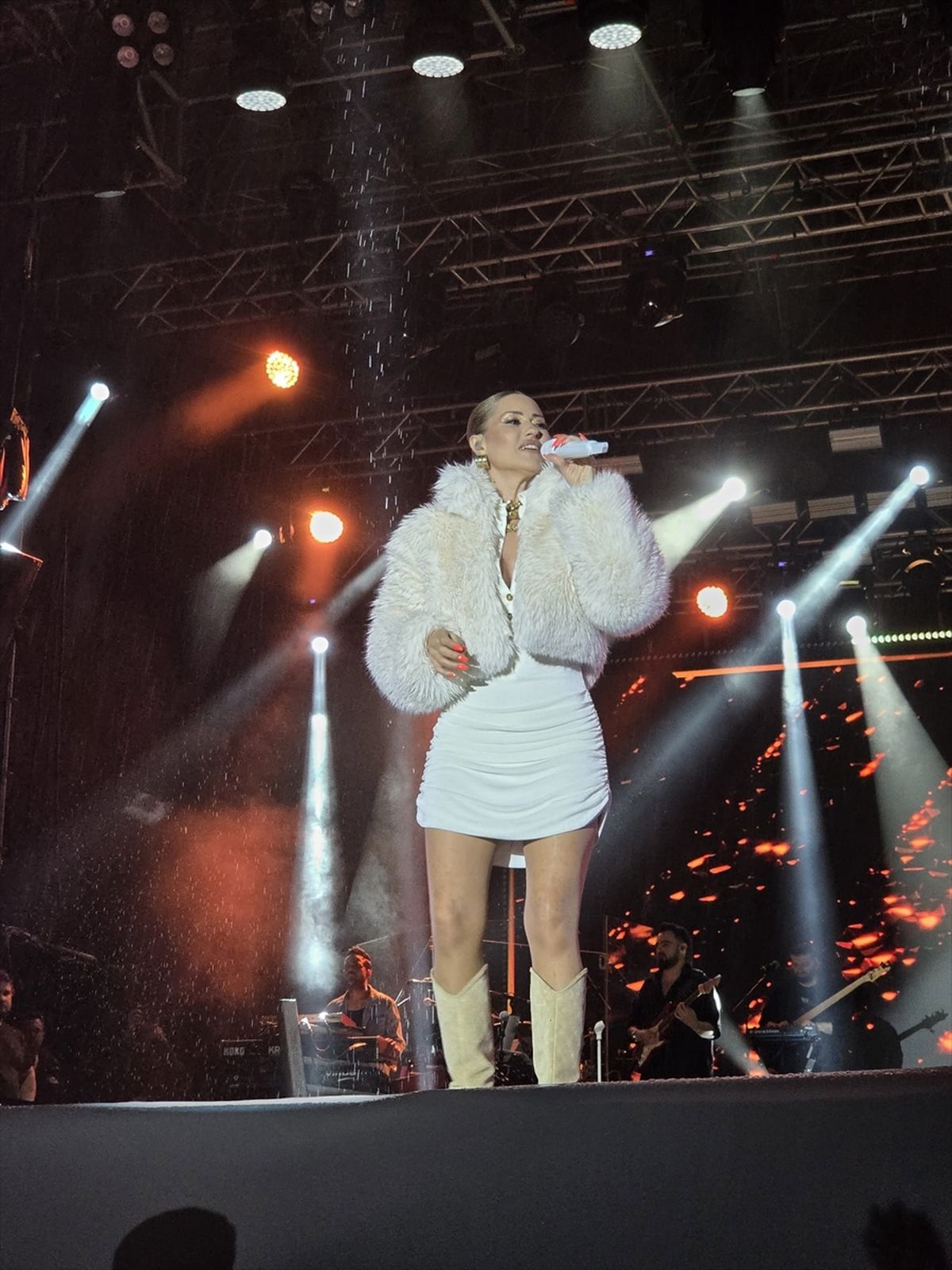Derya Uluğ, Kırklareli Festivali\'nde Sahne Aldı