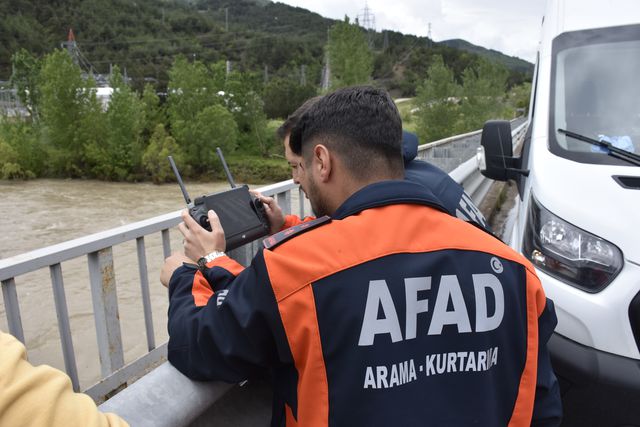 Kaza sonrası kaybolan Esma Nur'u arama çalışmaları Tokat'a uzandı