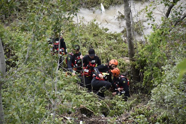 Kaza sonrası kaybolan Esma Nur'u arama çalışmaları Tokat'a uzandı