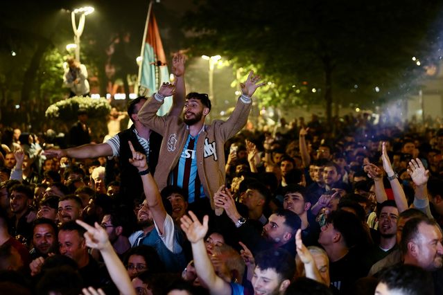 Trabzonspor taraftarı kupa finalini dev ekranda izledi