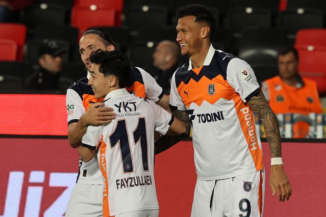 Trabzonspor’un zaferi RAMS Başakşehir’i Avrupa’ya taşıdı
