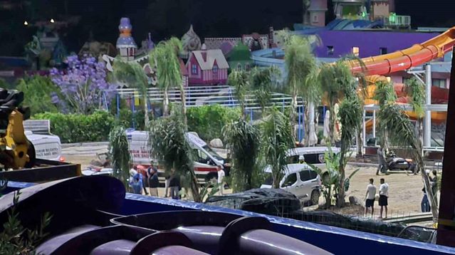Bodrum'da İnşaat Tekniyerine Beton Blok Düştü
