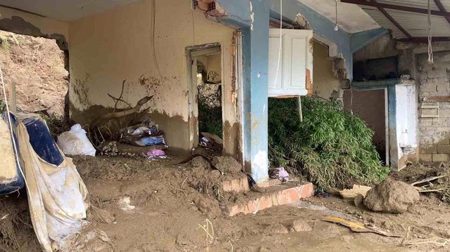Hatay'da Heyelan: 15 Yaşındaki Çocuk Hayatını Kaybetti