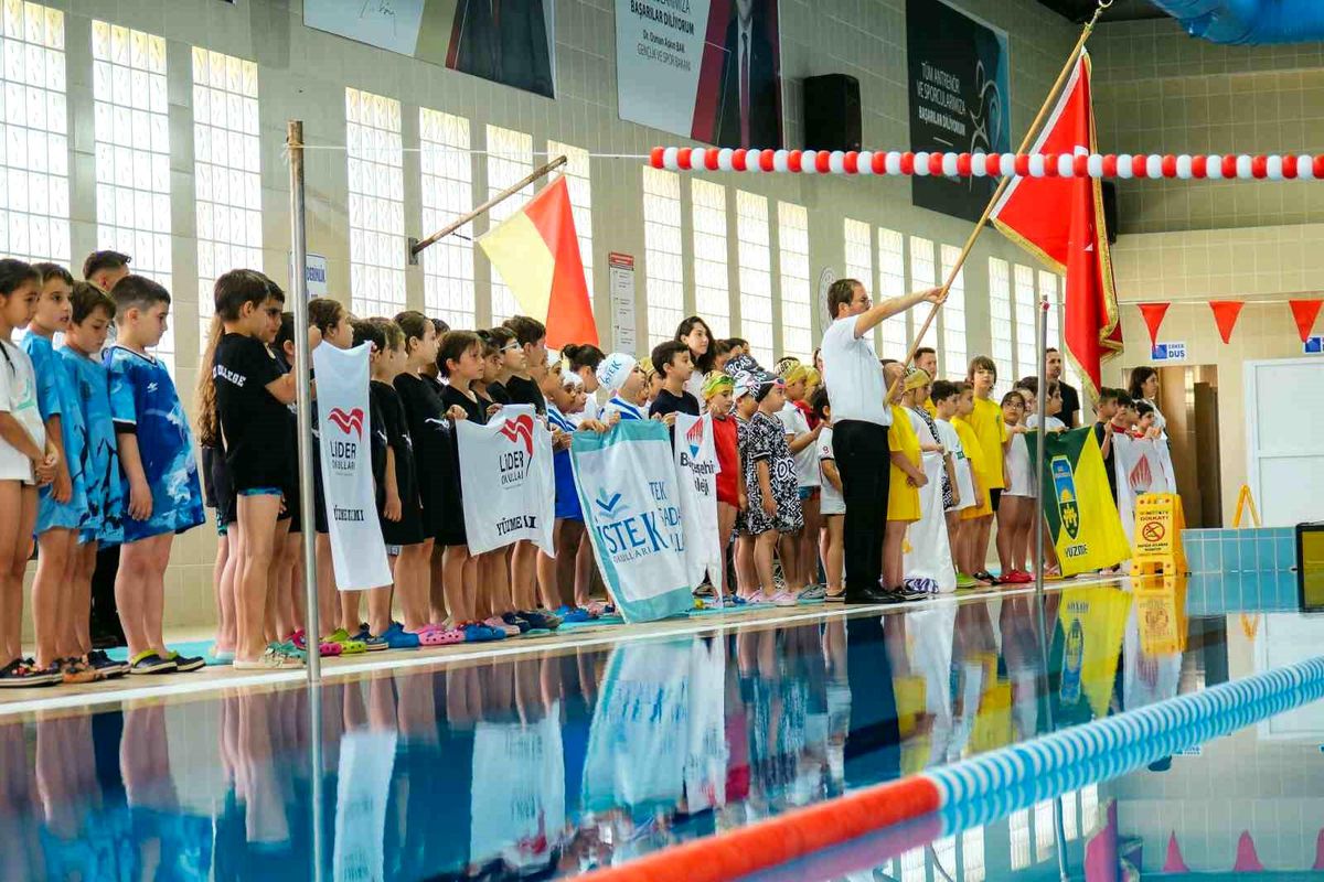 Minikler Yüzme İl Birinciliği Başladı