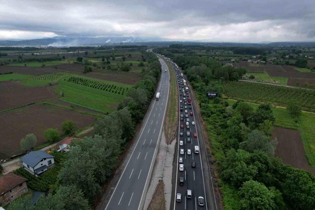 Kurban Bayramı Yolculuğunda Trafik Çilesi