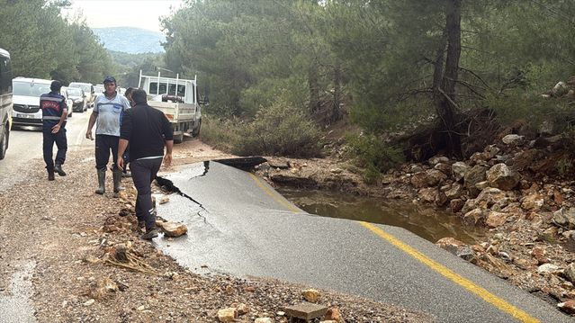 Bodrum'da İçme Suyu Hattı Patladı