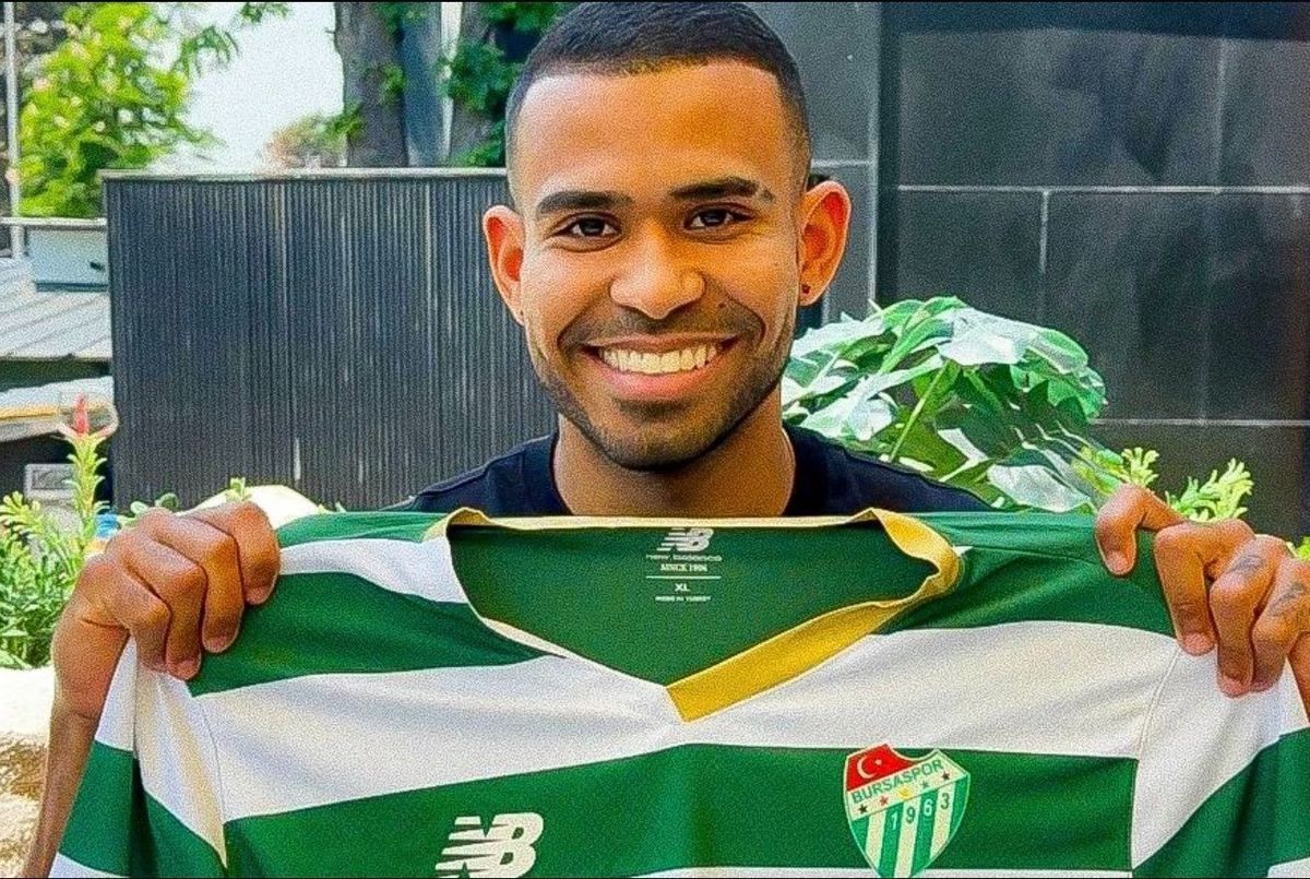 Bursaspor\'dan İlk Yabancı Transfer: Juergen Elitim