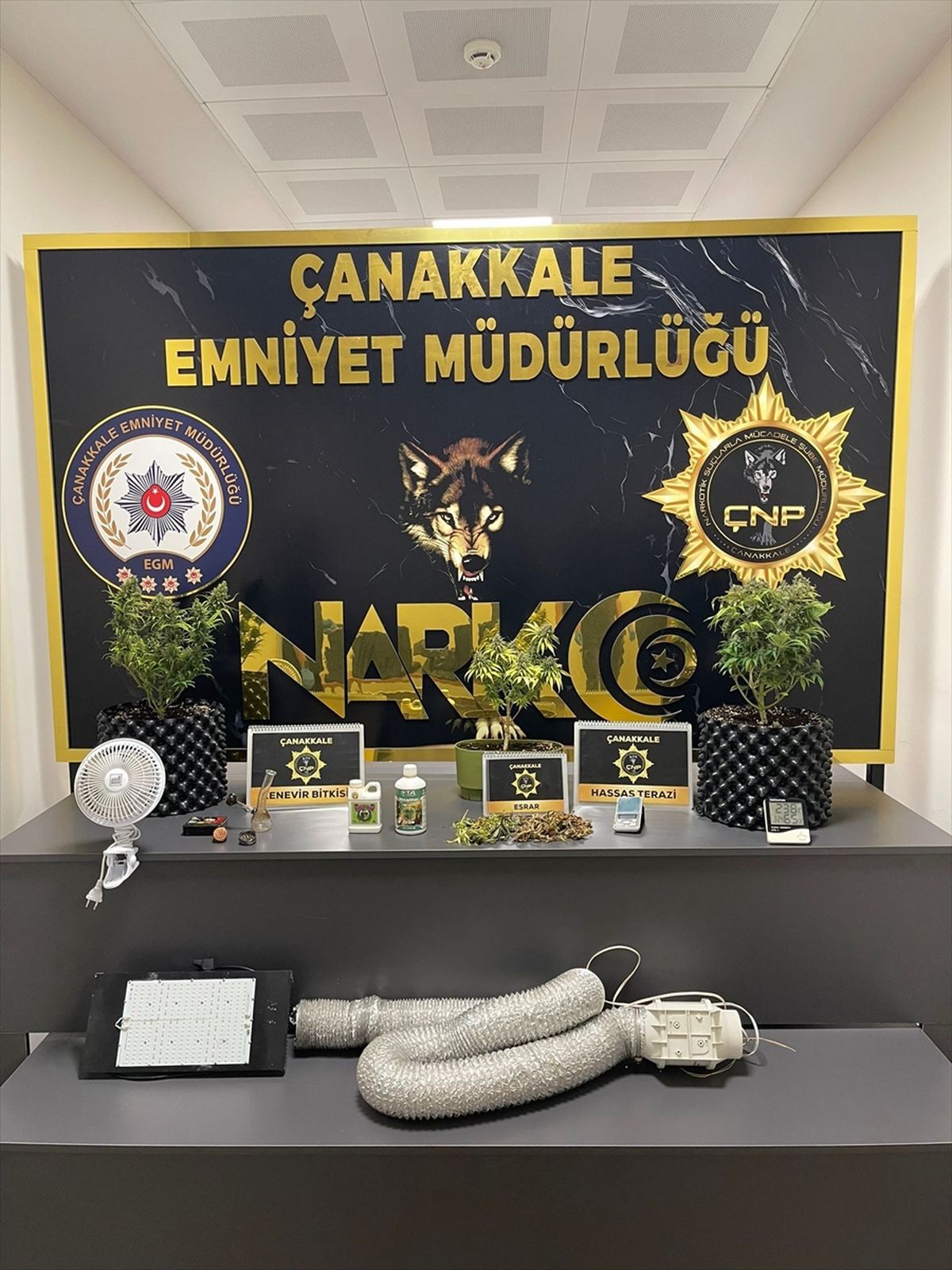 Çanakkale\'de Uyuşturucu Operasyonu: 5 Tutuklama