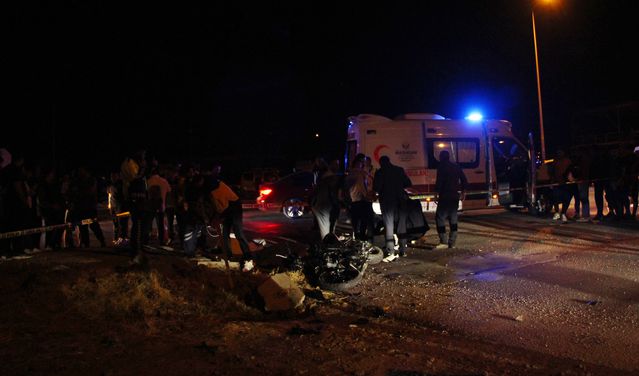 Antalya'da Motosiklet Kazası: 2 Genç Hayatını Kaybetti