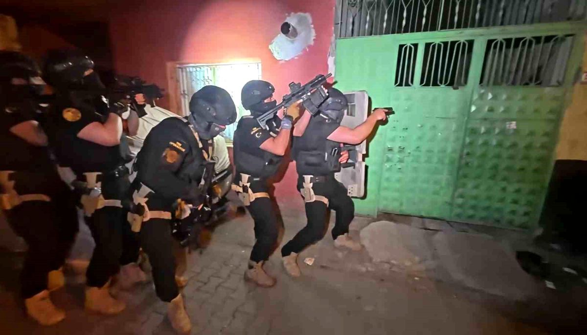 Adana\'da DEAŞ Operasyonu: 6 Tutuklama
