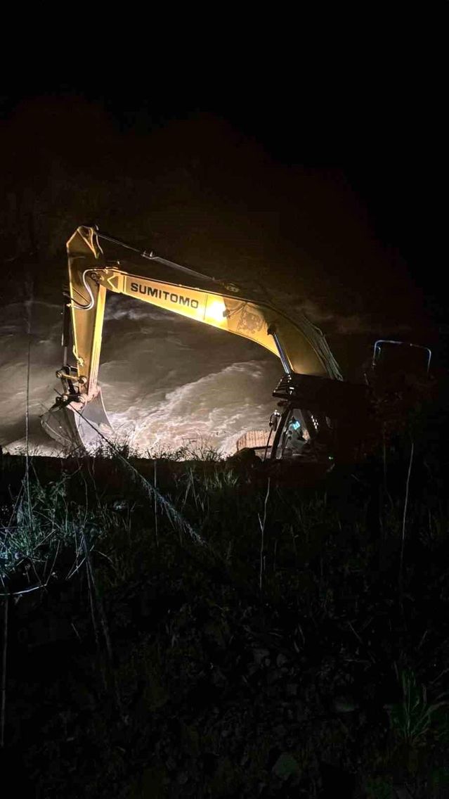 Giresun'da balık avlarken suya kapıldılar