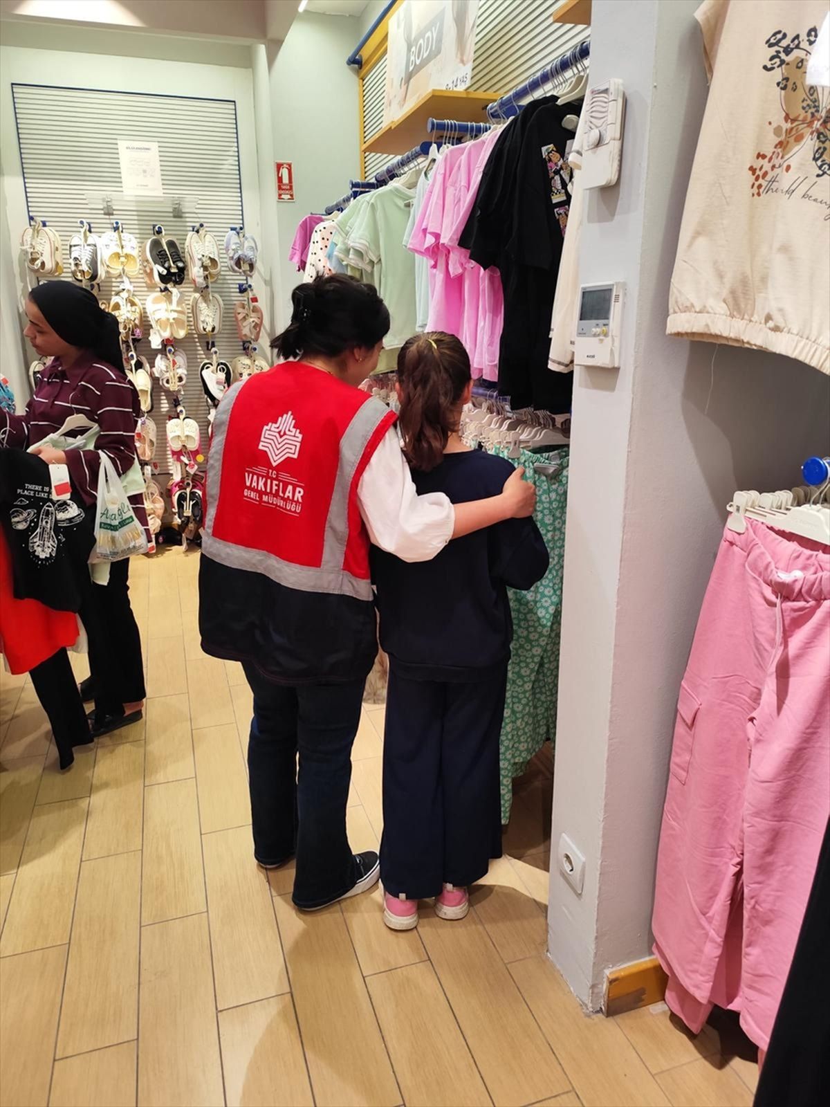 Yetim Çocuklara Bayram Kıyafeti Desteği