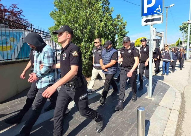 Düzce'de Staj Dolandırıcılığı: 21 Gözaltı, 9 Tutuklama