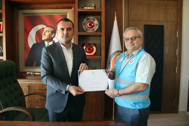 Finike Kaymakamı Kurban Bağışında Bulundu